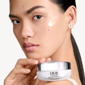 Dior Capture Youth Day Cream – White and Silver Accents